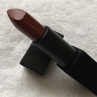 ナーズ(NARS)のNARS オーデイシャスリップスティック 9477 ★箱あり★ブラウンリップ(口紅)