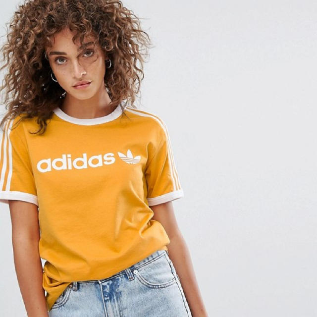 adidas(アディダス)のadidas（アディダス）オリジナルス リニアティーＴシャツ レディースのトップス(Tシャツ(半袖/袖なし))の商品写真