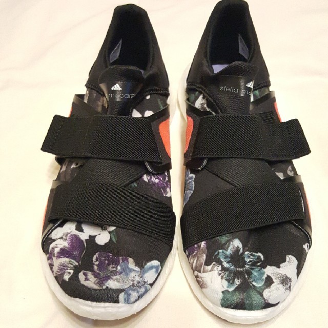 adidas by Stella McCartney(アディダスバイステラマッカートニー)の☆新品☆adidas by Stella mcCartneyスニーカー22.5㎝ レディースの靴/シューズ(スニーカー)の商品写真