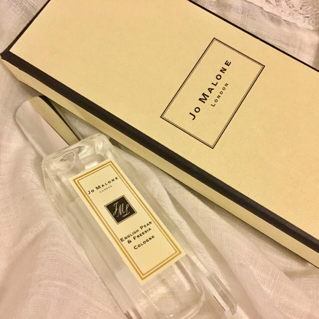 Jo Malone(ジョーマローン)のほぼ新品！Jo Malone人気NO.1の香り！イングリッシュペアー&フリージア コスメ/美容の香水(香水(女性用))の商品写真