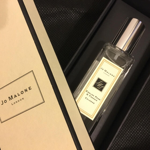 Jo Malone(ジョーマローン)のほぼ新品！Jo Malone人気NO.1の香り！イングリッシュペアー&フリージア コスメ/美容の香水(香水(女性用))の商品写真