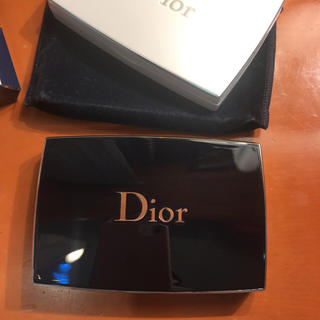 ディオール(Dior)のひな様専用☆DIORSNOW♡コンパクトケース黒♡(ファンデーション)