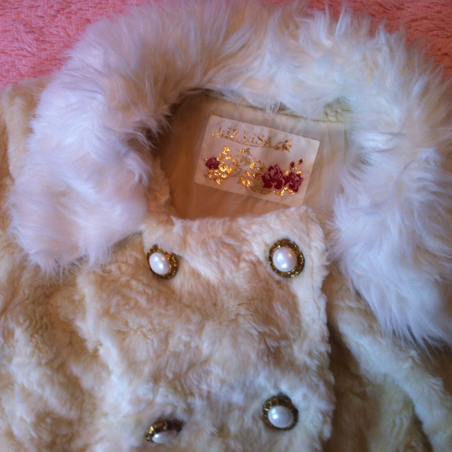 LIZ LISA(リズリサ)のLIZ LISA♡ファーコート レディースのジャケット/アウター(毛皮/ファーコート)の商品写真