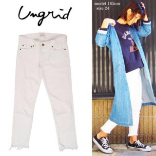 アングリッド(Ungrid)の大人気💓ungrid ホワイトフレイドヘムストスリ白パン ダメージなし(デニム/ジーンズ)