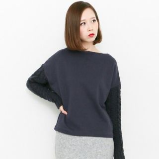 ケービーエフ(KBF)のKBF 袖ケーブルスウェットトップス 人気 完売 はれこ 冬 オシャレ(Tシャツ(長袖/七分))