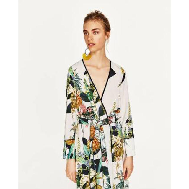 ZARA - ZARA キモノ風ガウンの通販 by A space|ザラならラクマ ZARA - ZARA キモノ風ガウンの通販 by A space|ザラならラクマ