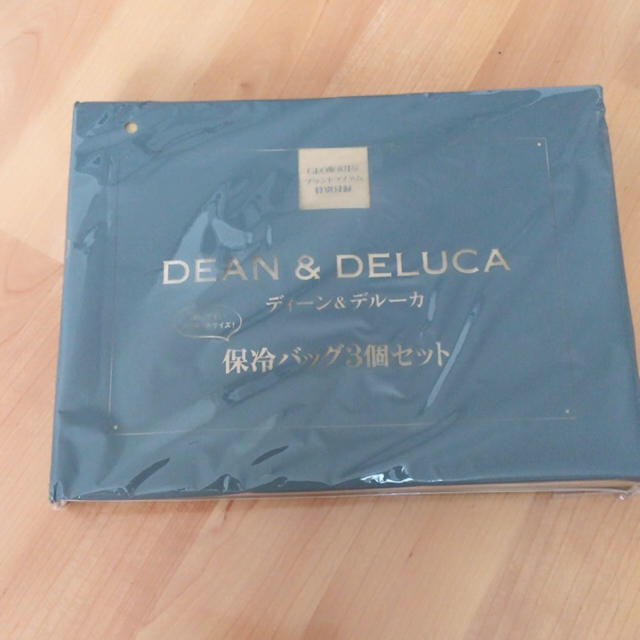 DEAN & DELUCA(ディーンアンドデルーカ)のDEAN&DELUCA保冷バッグ(送料込み) インテリア/住まい/日用品のキッチン/食器(弁当用品)の商品写真
