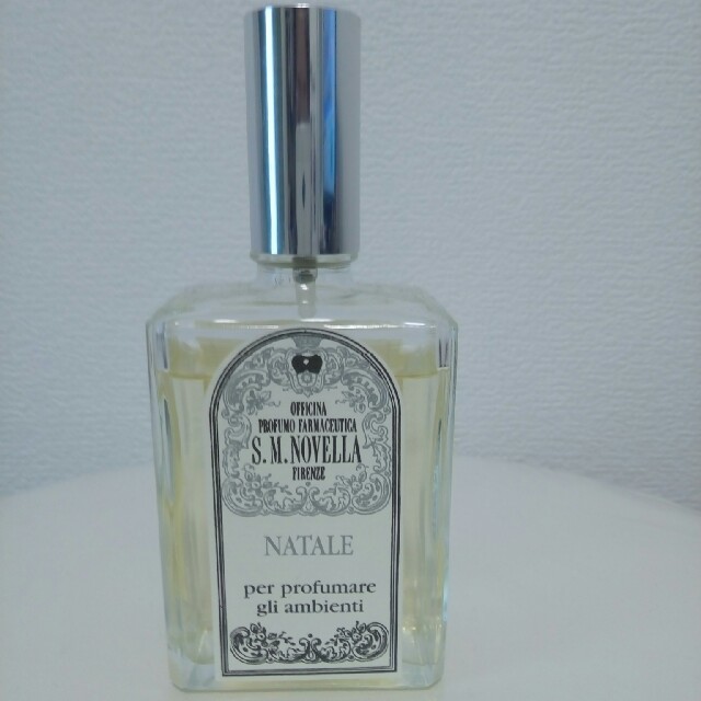 Santa Maria Novella(サンタマリアノヴェッラ)のサンタ・マリア・ノヴェッラ ルームスプレー   NATALE  クリスマス限定品 コスメ/美容のリラクゼーション(アロマグッズ)の商品写真