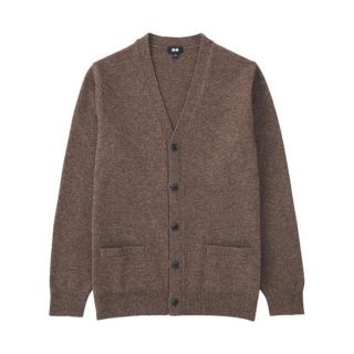 ユニクロ(UNIQLO)の新品 ユニクロ　メンズ　ラムVネックカーディガン（長袖）ブラウン　 Mサイズ(カーディガン)