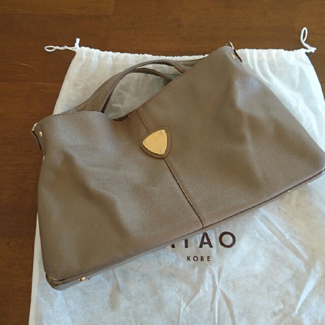 ATAO(アタオ)のATAO 【限定モカ】elvy レディースのバッグ(ショルダーバッグ)の商品写真