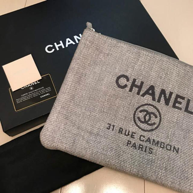 CHANEL ドーヴィルクラッチバッグ Lサイズ ブルー