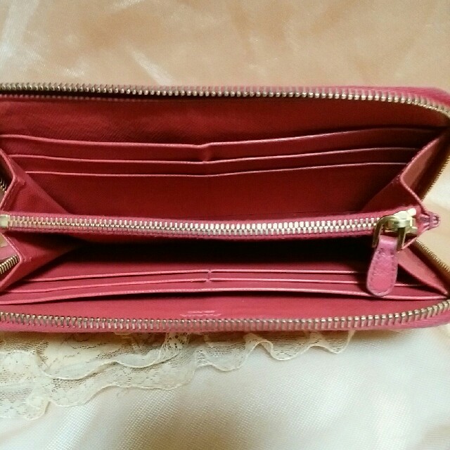 PRADA(プラダ)のよっちゃん様専用　PRADA プラダ長財布  ラウンドファスナー  ピンク レディースのファッション小物(財布)の商品写真