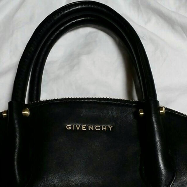 GIVENCHY(ジバンシィ)のGIVENCHY☆ジバンシィ☆ハンドバッグ☆レザー レディースのバッグ(ハンドバッグ)の商品写真