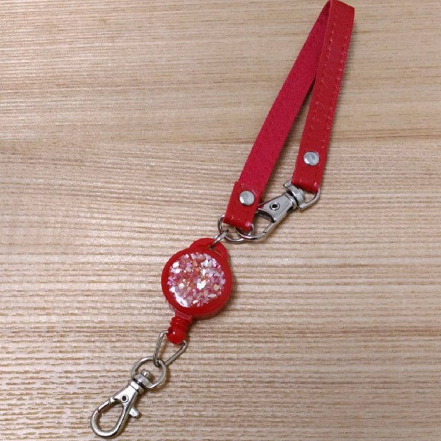 ❁﻿新色❁﻿  リール付きストラップ(red) レディースのファッション小物(キーホルダー)の商品写真