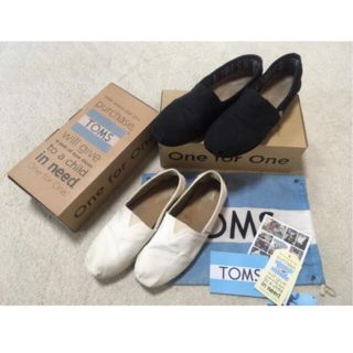 トムズ(TOMS)のTOMSトムス メンズ27.0センチ 黒白２足セット エスパドリーユ スリッポン(スリッポン/モカシン)