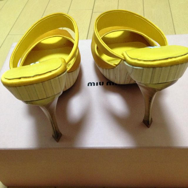 MIU MIU(ミュウミュウ)のmiu miu♥︎サンダル レディースの靴/シューズ(サンダル)の商品写真