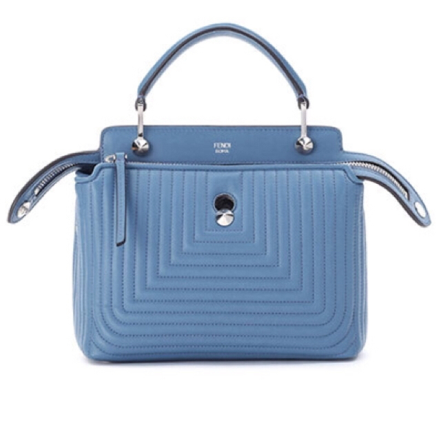 60%OFF】 FENDI - FENDI❤︎ドットコムクリック ショルダーバッグ