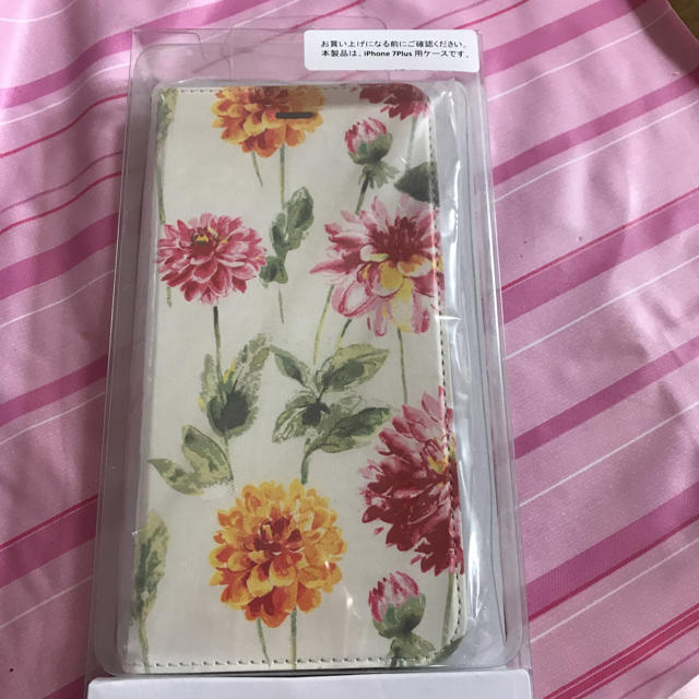 Laura Ashley ローラアシュレイのiphone 7プラスのカバーの通販 By しおりとりののショップ ローラアシュレイならラクマ