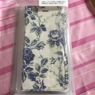 Laura Ashley 専用 ローラアシュレイのiphone 7のケースですの通販 By しおりとりののショップ ローラアシュレイならラクマ