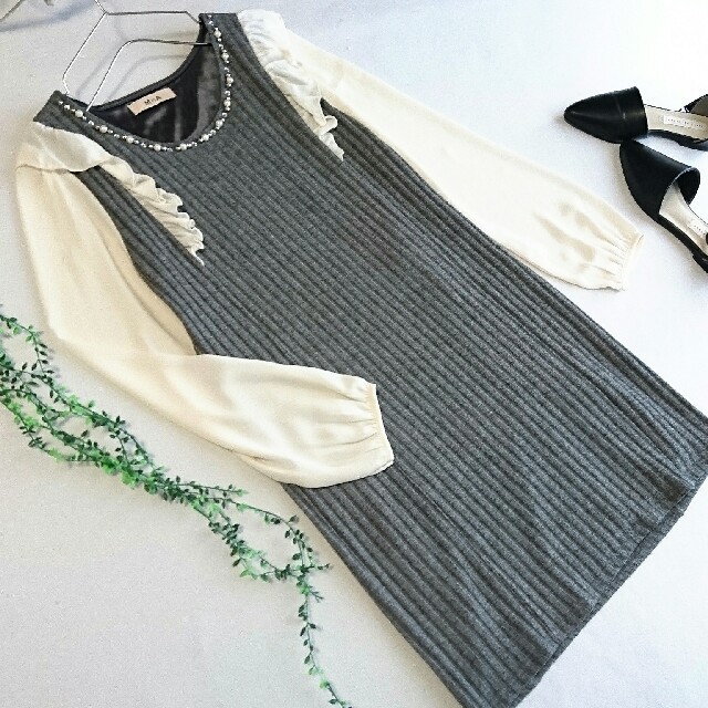 Miia ミーア 袖シフォン ビジュー付きワンピース Schischulematrei At Miia ミーア 袖シフォン ビジュー付きワンピース Schischulematrei At