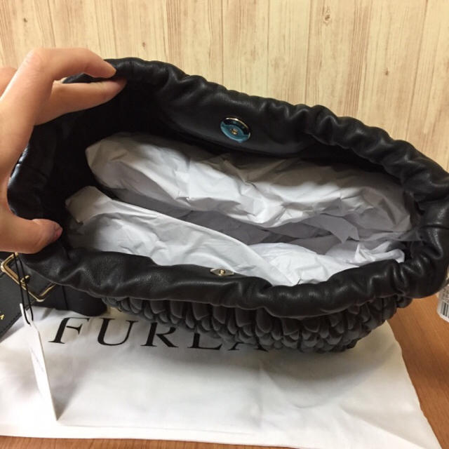 Furla(フルラ)の最新作!!フルラ 大注目 CAOS レザーショルダー BK 902932 カオス レディースのバッグ(ショルダーバッグ)の商品写真