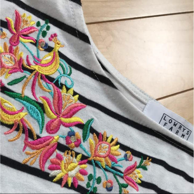 LOWRYS FARM(ローリーズファーム)のローリーズファーム    刺繍ボーダートップス レディースのトップス(Tシャツ(半袖/袖なし))の商品写真