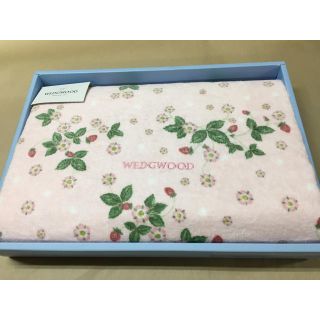 ウェッジウッド(WEDGWOOD)の【まり様専用】ウェッジウェッジ バスタオル ピンク 新品未使用(タオル/バス用品)