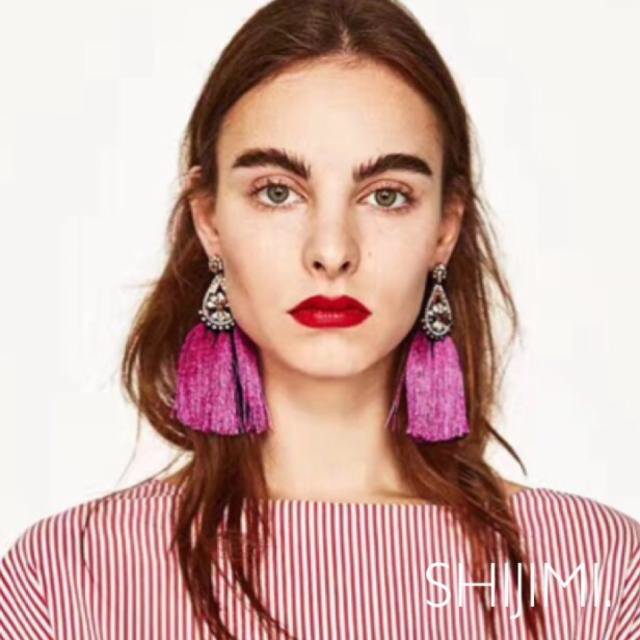 ZARA(ザラ)の【ZARA♡完売ピアス】ビジュー ピンクフリンジ タッセル ロング ピアスお洒落 レディースのアクセサリー(ピアス)の商品写真