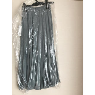 ユニクロ(UNIQLO)のUNIQLO ハイウェストシフォンプリーツスカートグリーン 新品(ロングスカート)