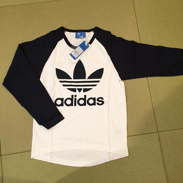 adidas(アディダス)のアディダス 長Tシャツ レディースのトップス(Tシャツ(長袖/七分))の商品写真