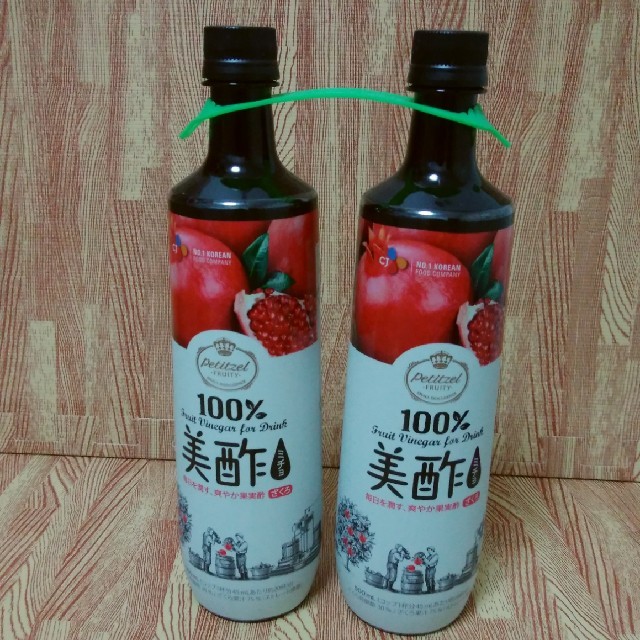 コストコ(コストコ)のザクロ酢　美酢　ミチョ　900mL 2本 食品/飲料/酒の健康食品(その他)の商品写真