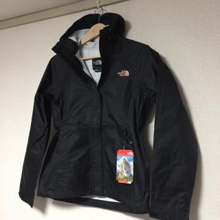 ザノースフェイス(THE NORTH FACE)のラス1★海外ノースフェイスマウンテンパーカー黒ピンクXS★ウインドブレーカー★(ナイロンジャケット)