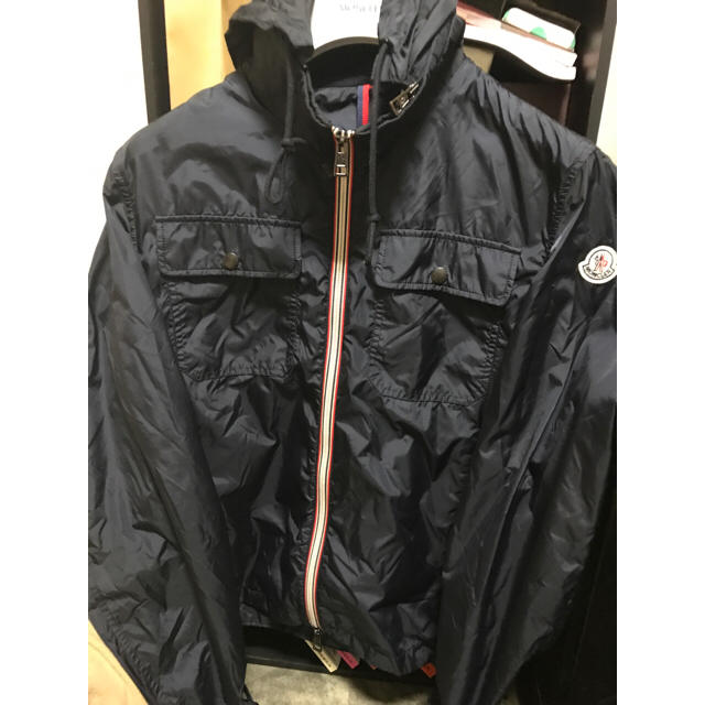 MONCLER(モンクレール)のmoncler モンクレール ナイロンパーカー lyon ネイビー サイズ2 メンズのジャケット/アウター(ナイロンジャケット)の商品写真