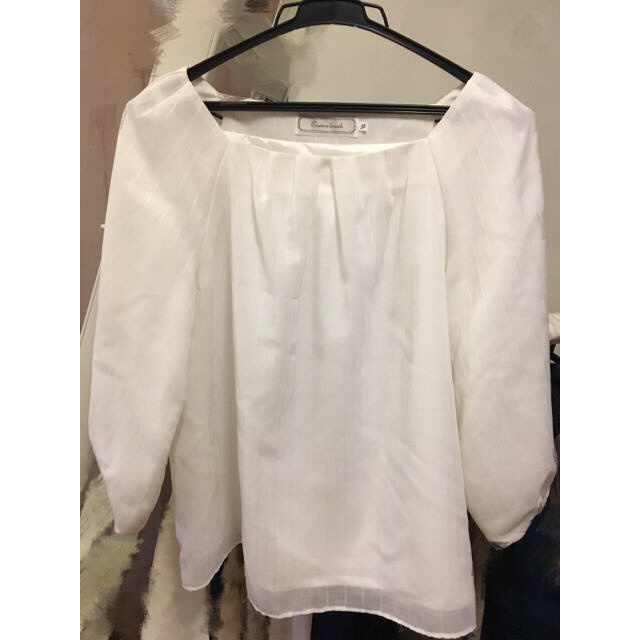 Couture Brooch(クチュールブローチ)の白ブラウス レディースのトップス(シャツ/ブラウス(半袖/袖なし))の商品写真