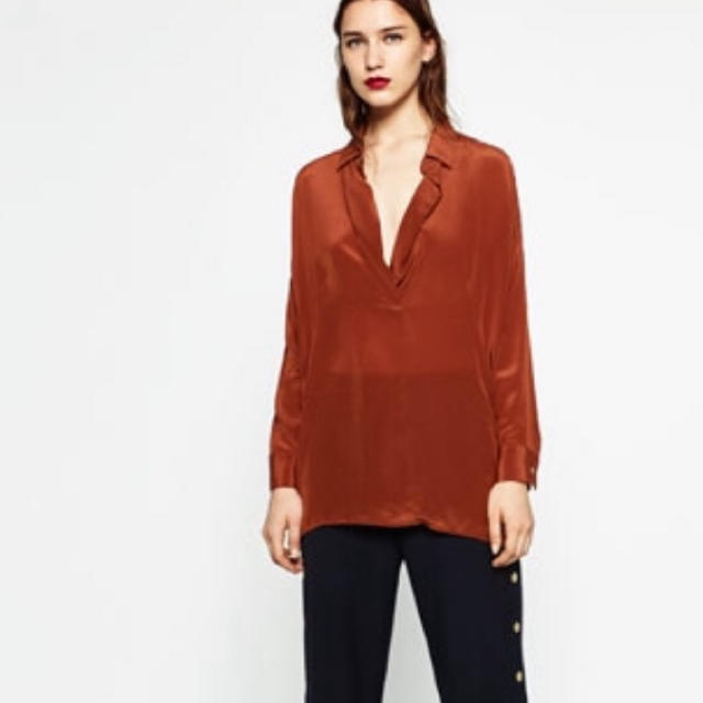 ZARA(ザラ)のzara シルクブラウス 未使用 S レディースのトップス(シャツ/ブラウス(長袖/七分))の商品写真