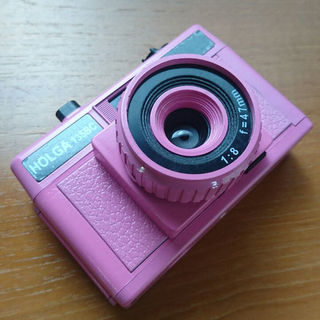 各色あり！HOLGA ホルガ135BC（ 35mmフィルム）トイカメラ ピンク(フィルムカメラ)