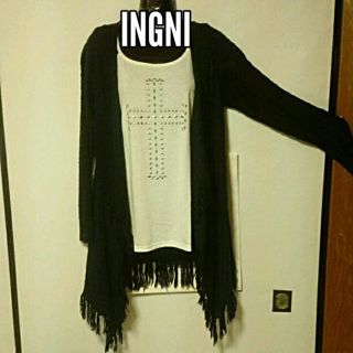 イング(INGNI)の新品送料込！INGNI フリンジニットトッパー クロ(カーディガン)