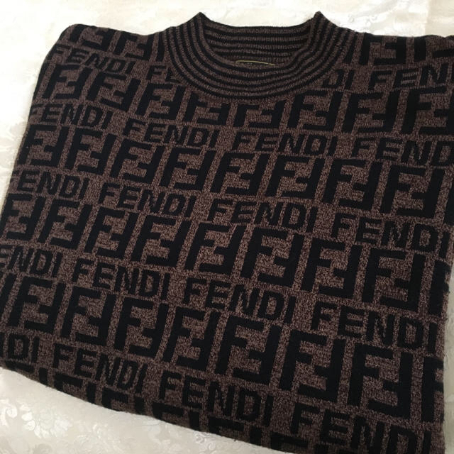 FENDI　フェンディ　ズッカ柄　ニット