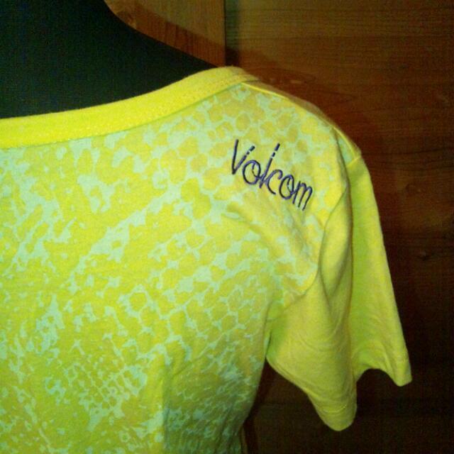 volcom(ボルコム)のVolcom シャツ レディースのトップス(Tシャツ(半袖/袖なし))の商品写真