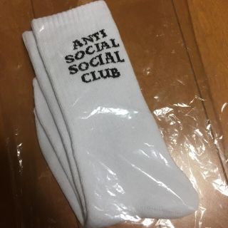 ステューシー(STUSSY)のホワイト anti social social club assc socks(ソックス)