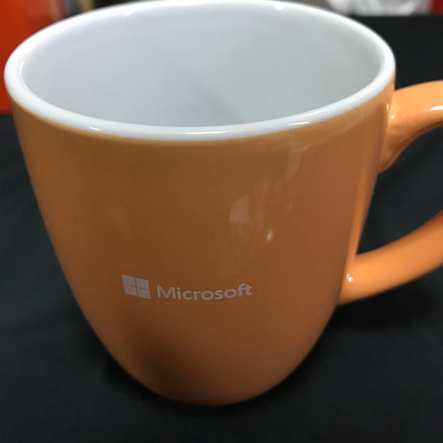 Microsoft(マイクロソフト)のMicrosoftロゴ入り マグカップ キッズ/ベビー/マタニティの授乳/お食事用品(マグカップ)の商品写真