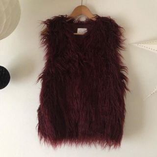 ザラ(ZARA)のZARA フェイクファー ベスト ジレ ファー(ベスト/ジレ)