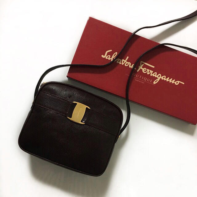Salvatore Ferragamo - 美品♡レア♡フェラガモ♡ヴァラ♡リザード