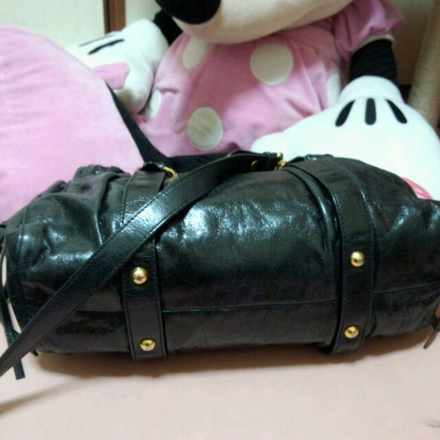 miumiu(ミュウミュウ)の値下げ♪ミュウミュウ☆美品バッグ(*^_^*) レディースのバッグ(ハンドバッグ)の商品写真