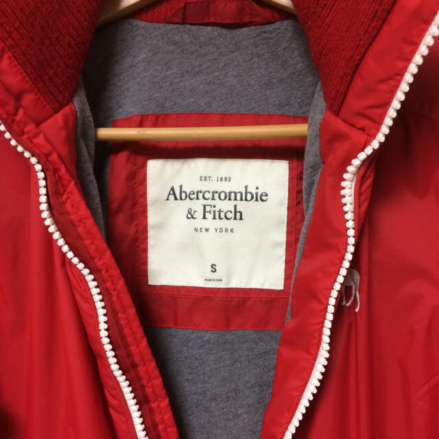 Abercrombie&Fitch(アバクロンビーアンドフィッチ)のAbercrombie&Fitch ナイロンブルゾン メンズのジャケット/アウター(ナイロンジャケット)の商品写真