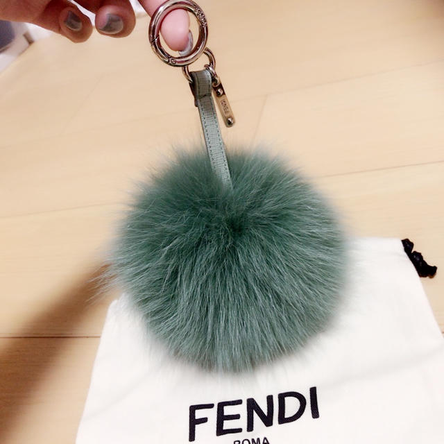 夏・お店屋さん ファーチャーム キーホルダー #FENDI | ochge.org