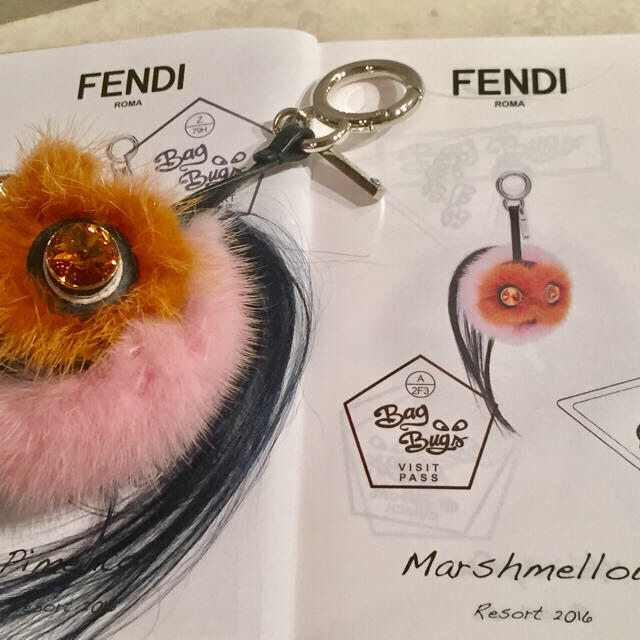 FENDI(フェンディ)の美品 FENDI フェンディ モンスター チャーム 2016 ミンク 革 ハンドメイドのファッション小物(バッグチャーム)の商品写真