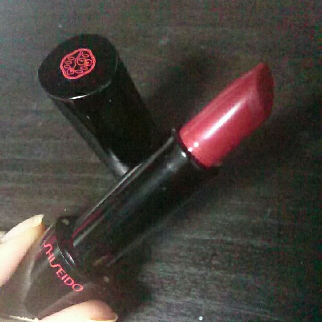 SHISEIDO (資生堂)(シセイドウ)の資生堂 ルージュルージュ bloodstone コスメ/美容のベースメイク/化粧品(口紅)の商品写真