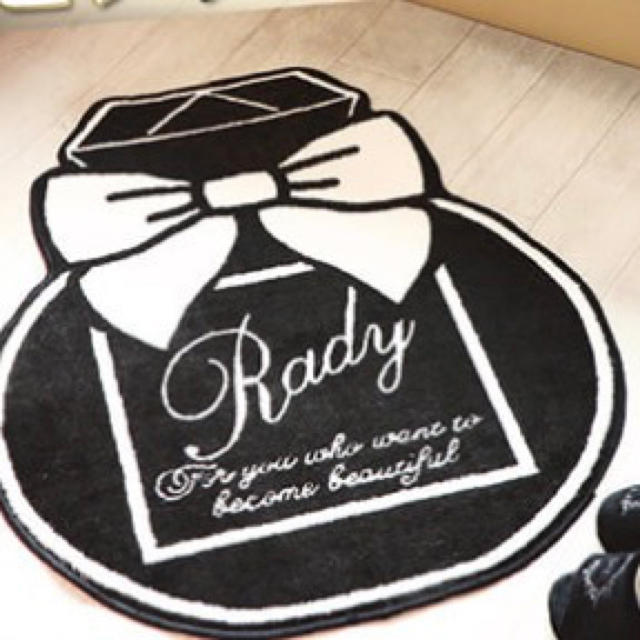 Rady(レディー)のRady ノベルティ ラグマット【黒】 エンタメ/ホビーのコレクション(ノベルティグッズ)の商品写真