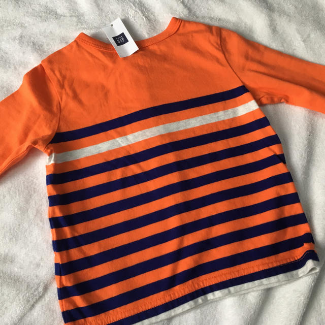 babyGAP(ベビーギャップ)の★マキさま★ロンT2枚とベスト キッズ/ベビー/マタニティのキッズ服男の子用(90cm~)(Tシャツ/カットソー)の商品写真